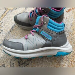 Merrell Kids Grey Waterproof Hiking Boots. Size 2.